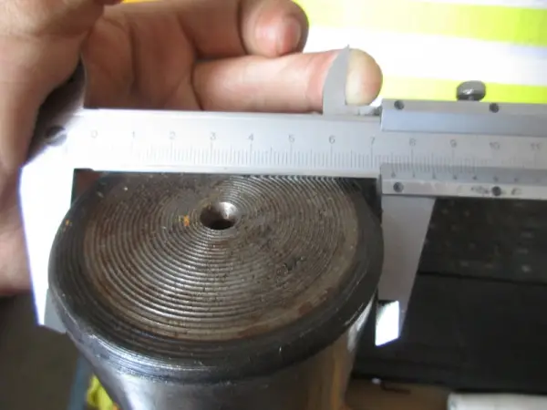 Палец D=75 мм, L=210 мм (г/цилиндра стрелы - стрела) CDM860