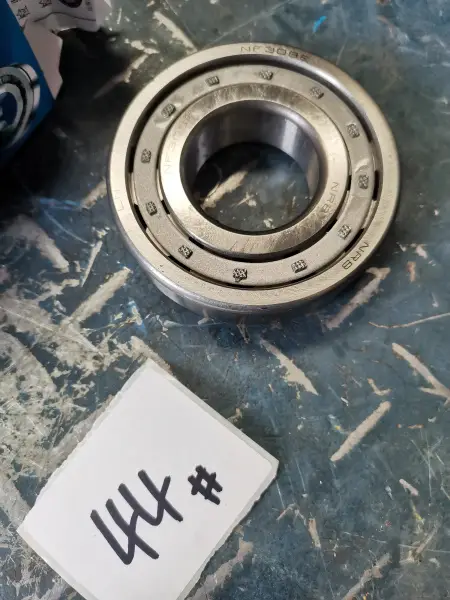 Подшипник NF308 E (роликовый)