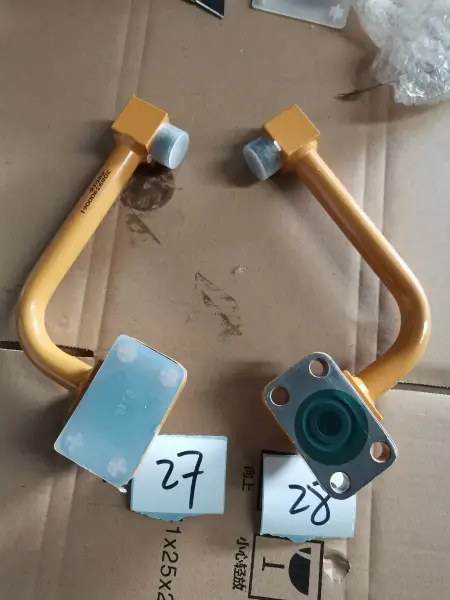 Трубопровод задний, левый (г/ц стрелы) LG833