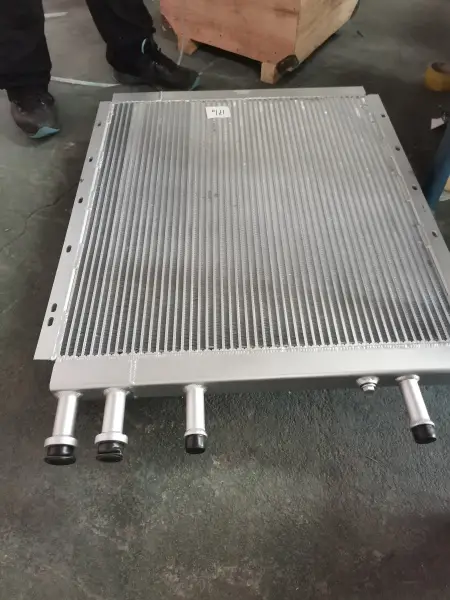 Радиатор (охладитель) гидравлики CDM835 оригинал