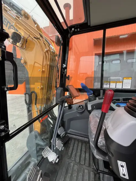 Мини-экскаватор HENGTE HT35