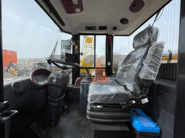 Фронтальный погрузчик CDM856H купить в Екатеринбурге