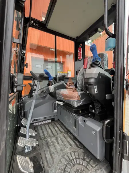 Мини-экскаватор HENGTE HT35