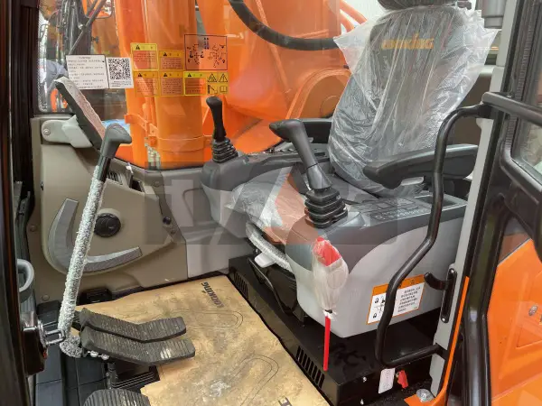Экскаватор Lonking CDM6490F купить в Екатеринбурге