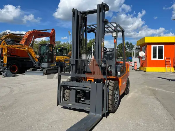 Дизельный вилочный погрузчик Lonking FD35T купить в Екатеринбурге